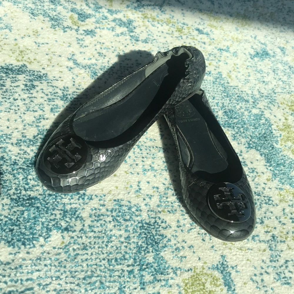 tory burch blue snakeskin flats
